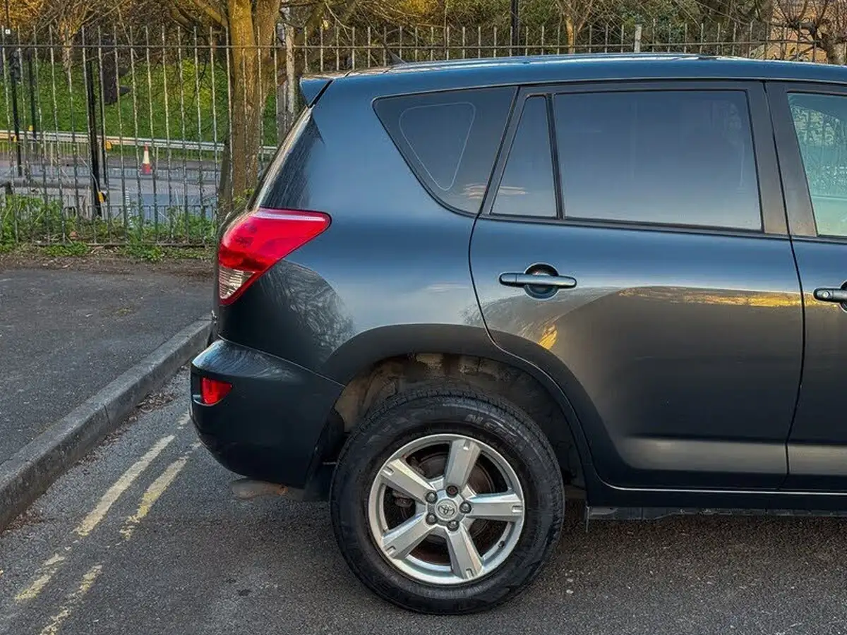 2007-toyota-rav4-20-xt-r-auto-big-13