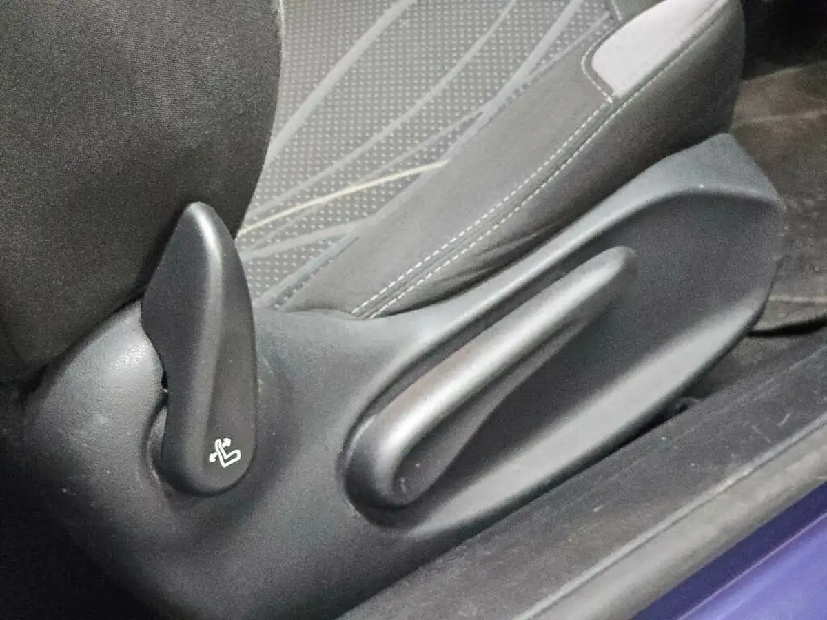 2014-peugeot-208-12-active-vti-3d-big-50