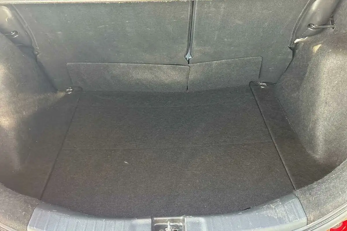 2018-honda-jazz-13-i-vtec-se-cvt-big-12