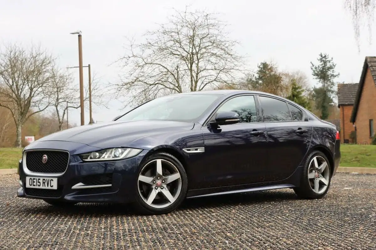 2015-jaguar-xe-20td-r-sport-180ps-auto-big-4