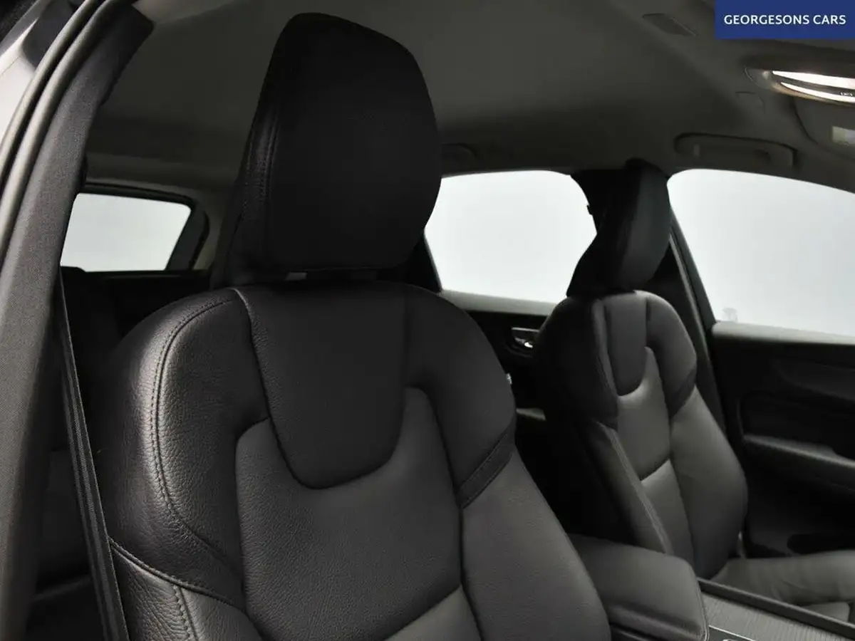 2021-volvo-xc60-20-b5-momentum-big-10