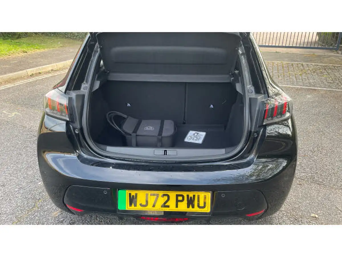 2022-peugeot-208-e-allure-premium-big-3