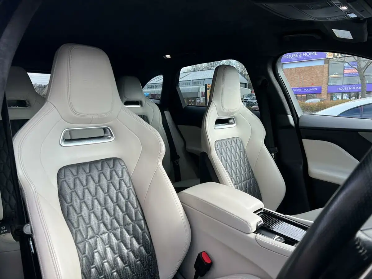 2020-jaguar-f-pace-50-v8-svr-big-14