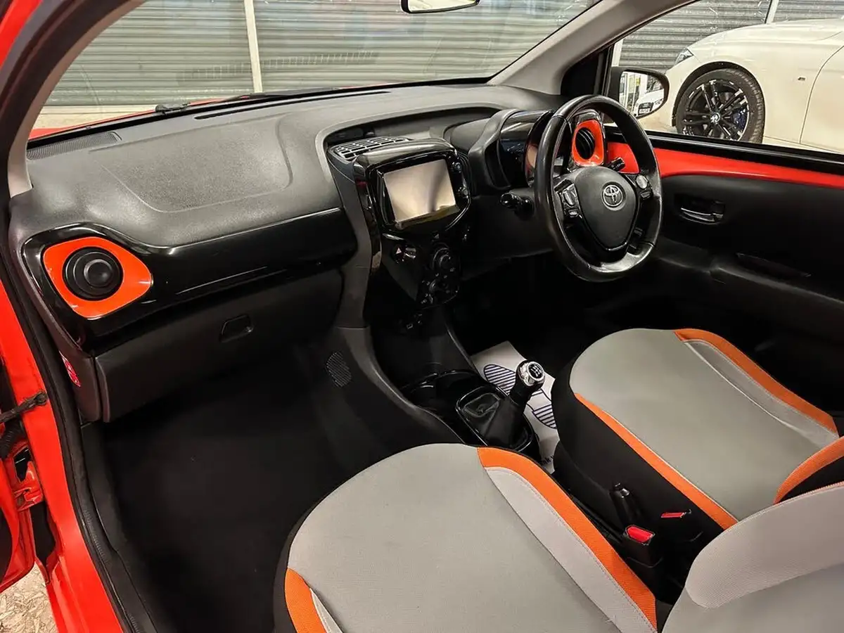 2014-toyota-aygo-10-vvt-i-x-cite-3d-big-11