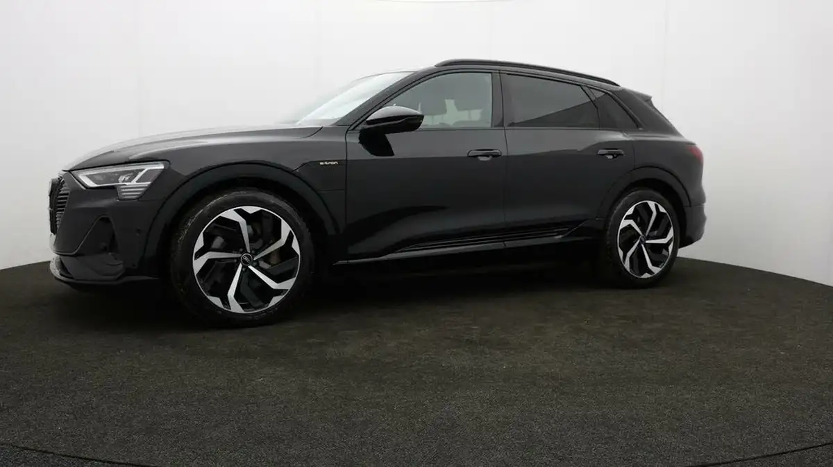 2022-audi-e-tron-55e-black-edition-station-wagon-big-56