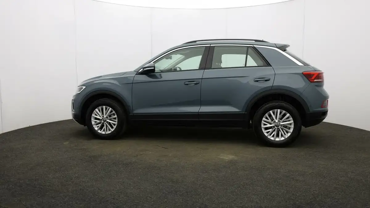 2023-volkswagen-t-roc-10-tsi-life-big-57