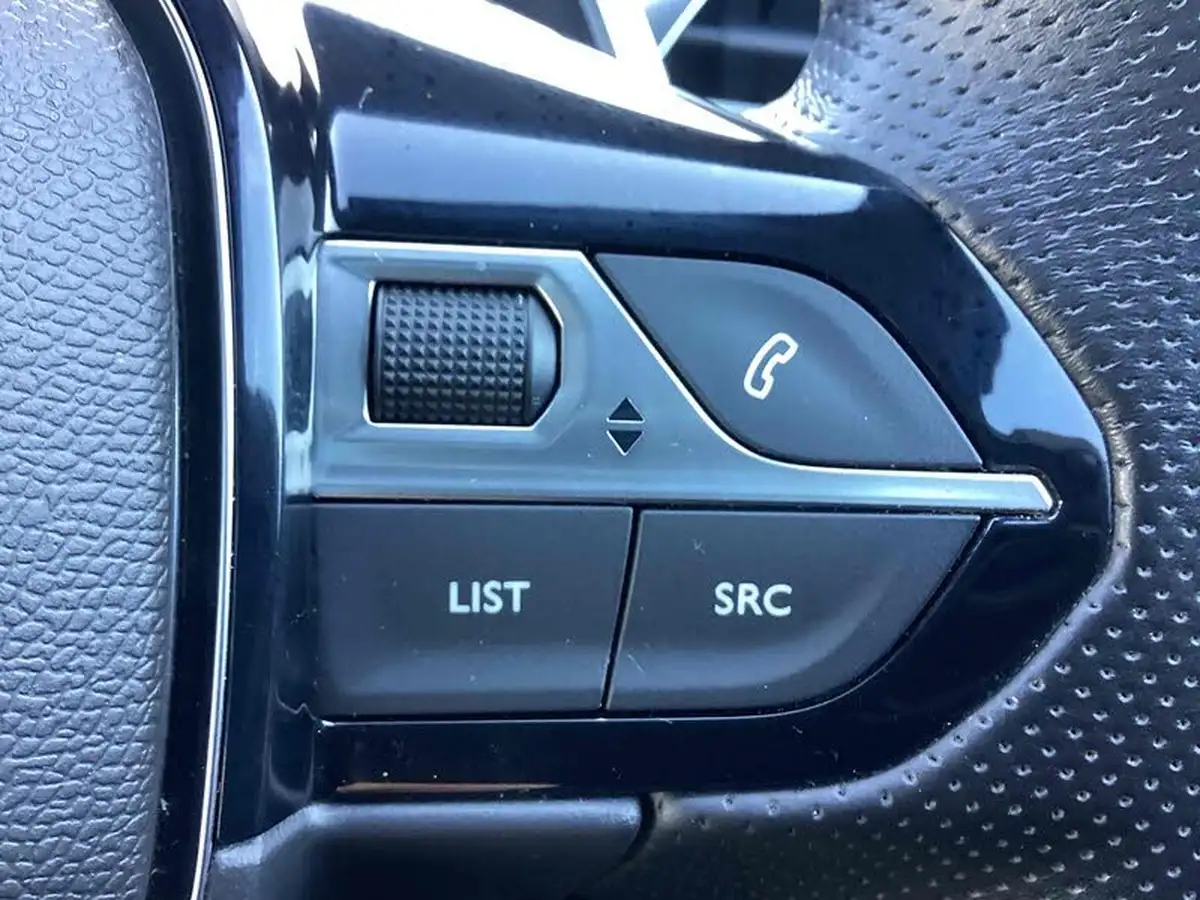 2020-peugeot-3008-suv-12-puretech-gt-line-eat8-big-16