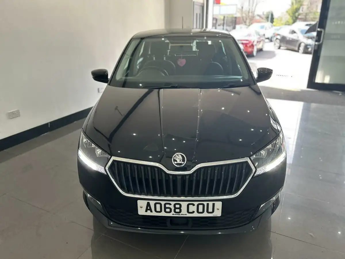 2018-skoda-fabia-10-mpi-se-ss-hatchback-big-2