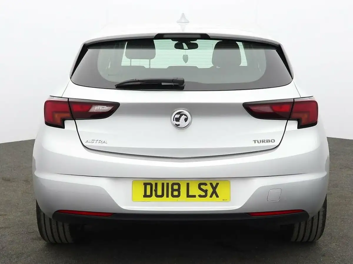2018-vauxhall-astra-14i-16v-turbo-elite-nav-150ps-hatchback-big-5