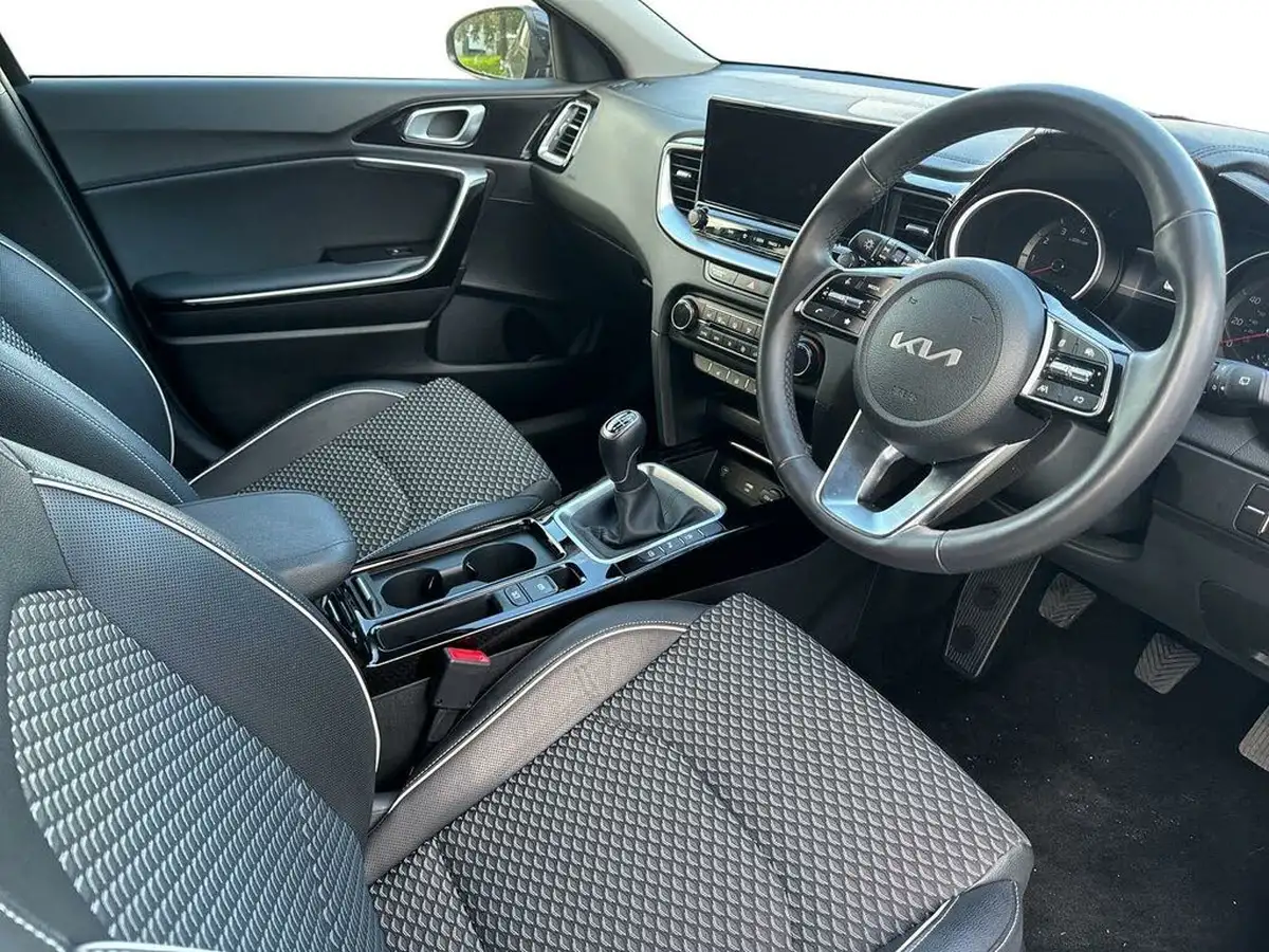 2024-kia-xceed-15-t-gdi-3-158bhp-big-5