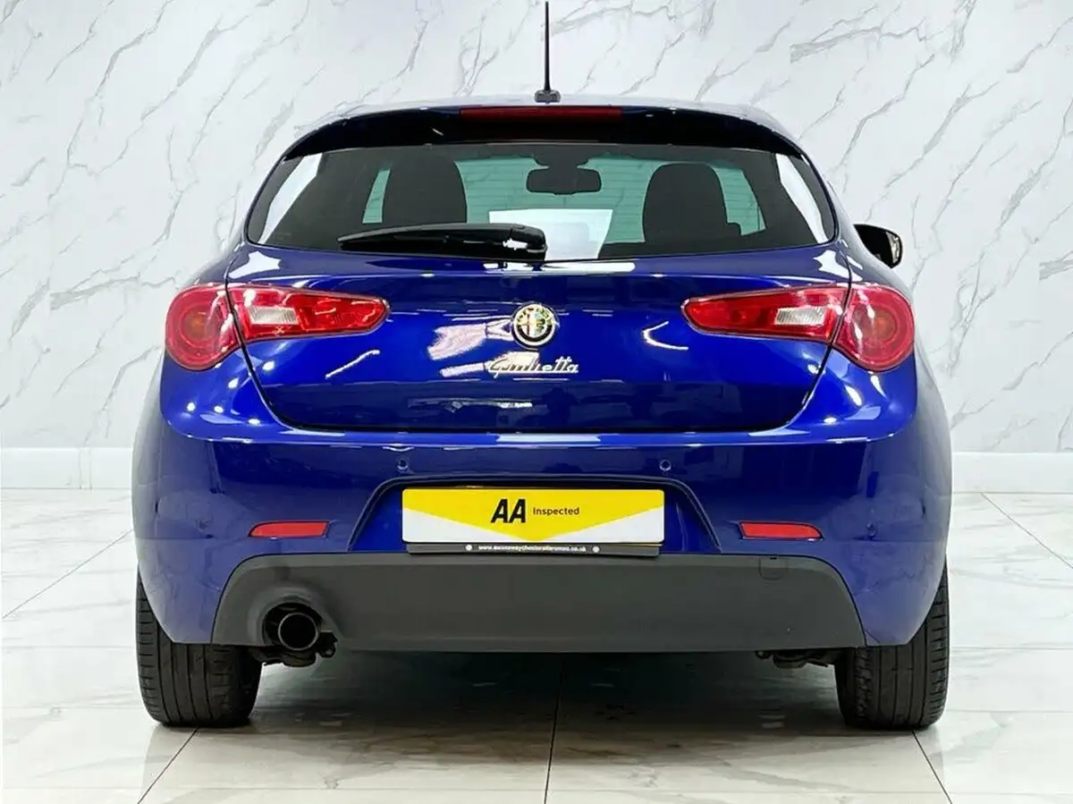 2015-alfa-romeo-giulietta-14-tb-qv-line-big-9