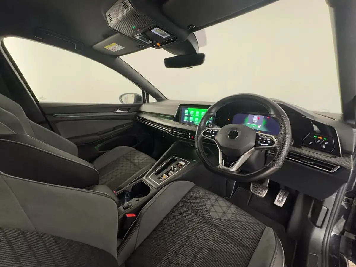 2021-volkswagen-golf-big-20