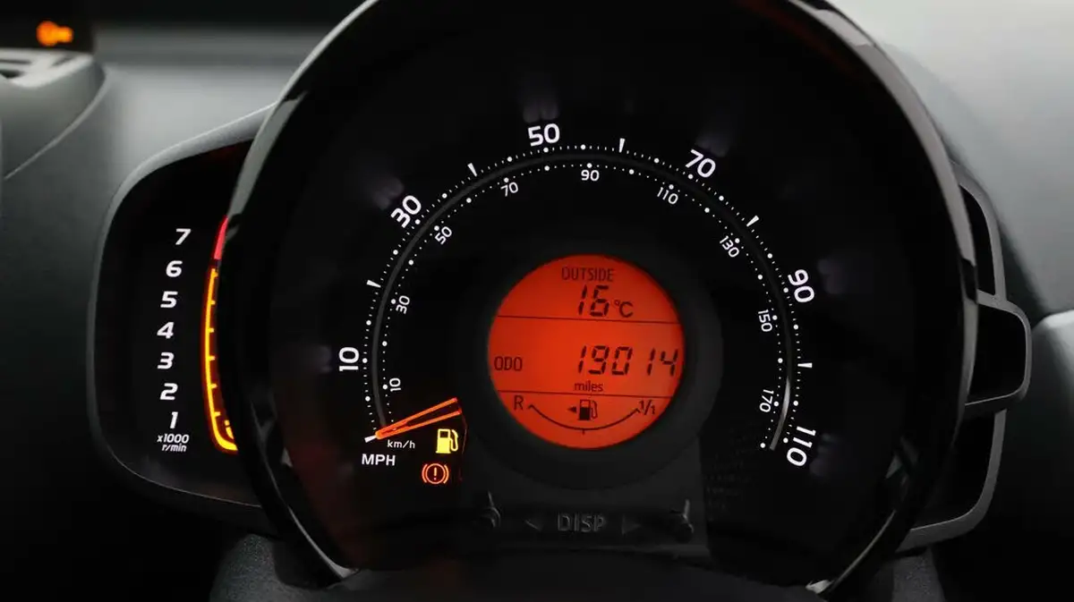 2018-toyota-aygo-10-vvt-i-x-plore-big-9