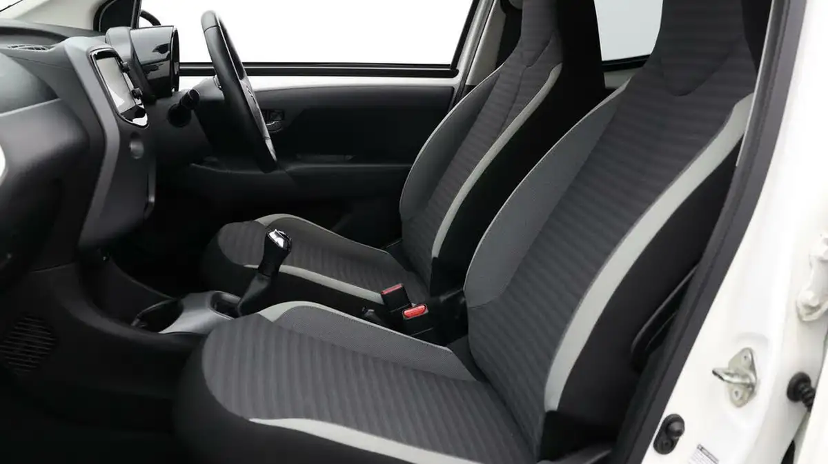 2018-toyota-aygo-10-vvt-i-x-plore-big-13