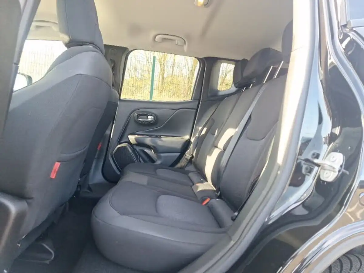 2023-jeep-renegade-13-gse-trailhawk-big-5