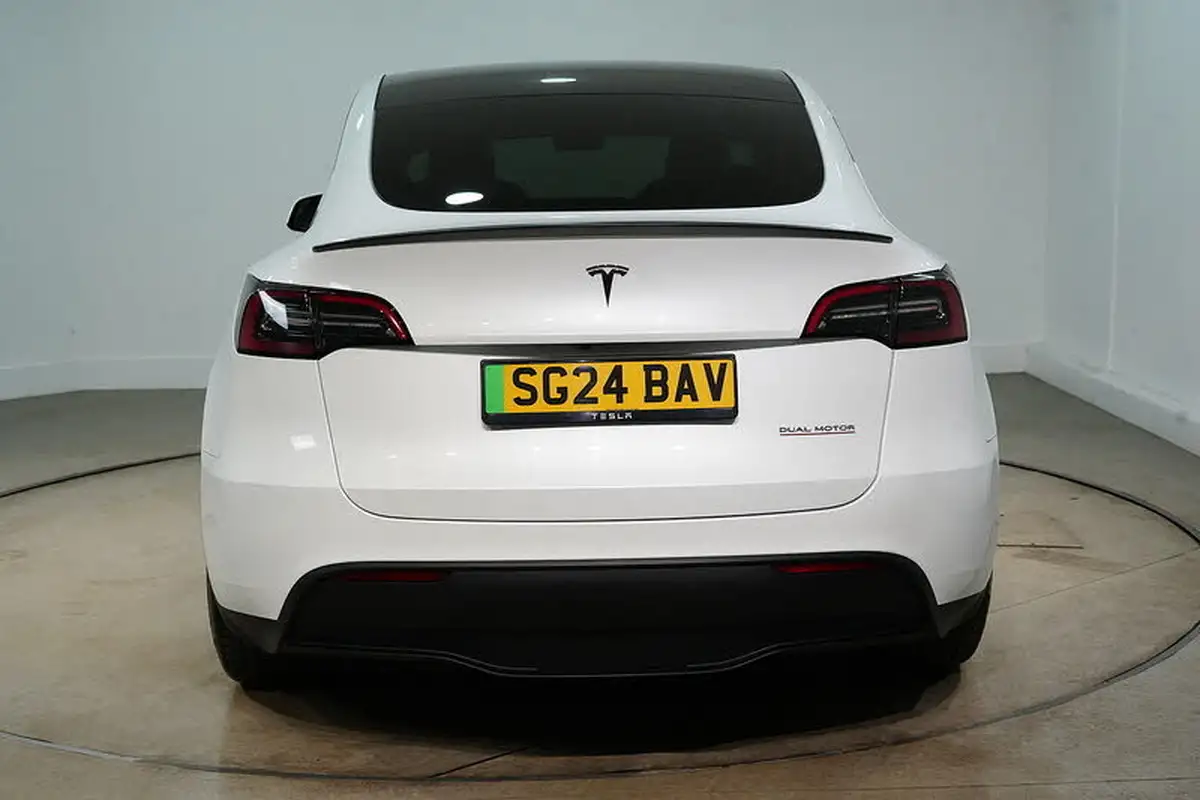 2024-tesla-model-y-e-performance-big-8