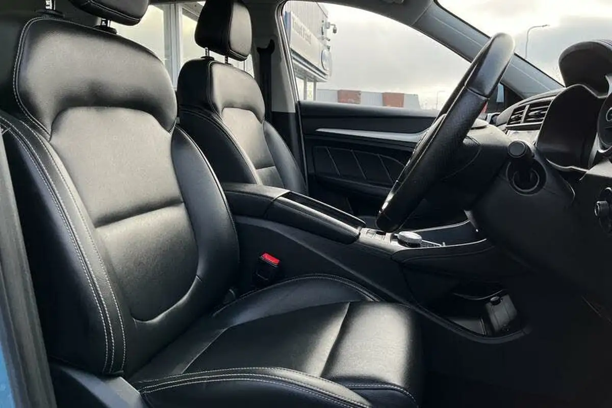 2020-mg-zs-suv-e-exclusive-ev-big-16