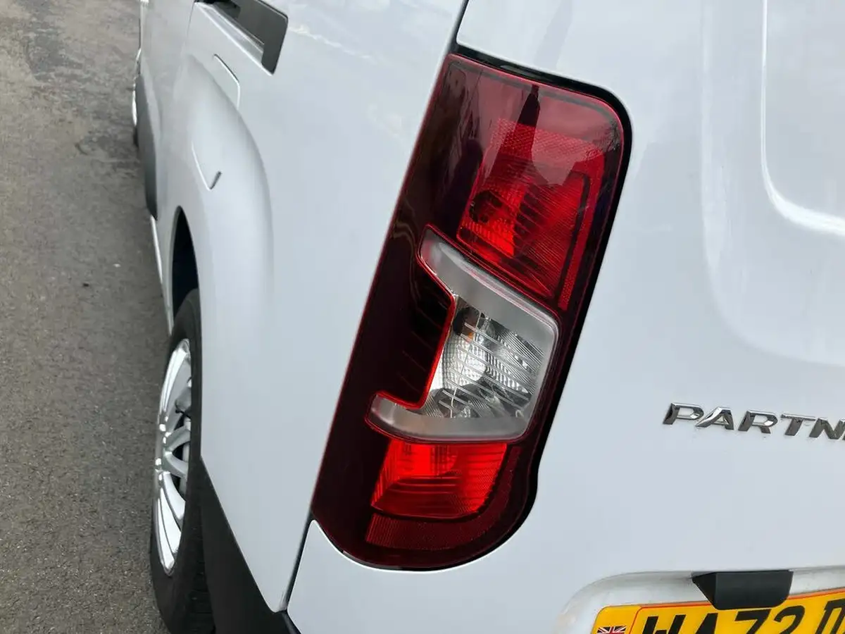2023-peugeot-partner-15-bluehdi-1000-professional-premium-100pseu6d-ss-big-19