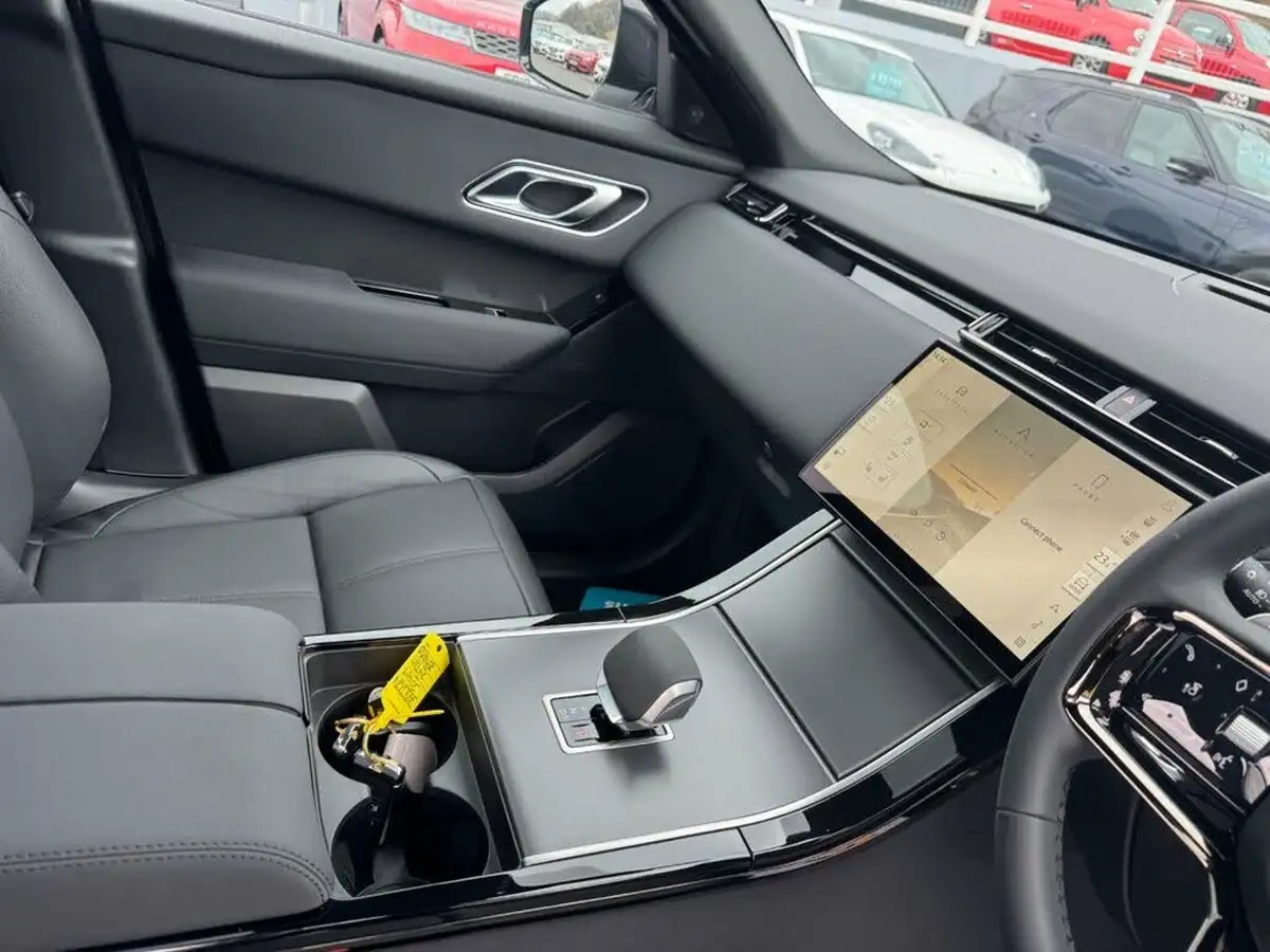 2023-land-rover-range-rover-velar-20-d200-dynamic-se-big-9
