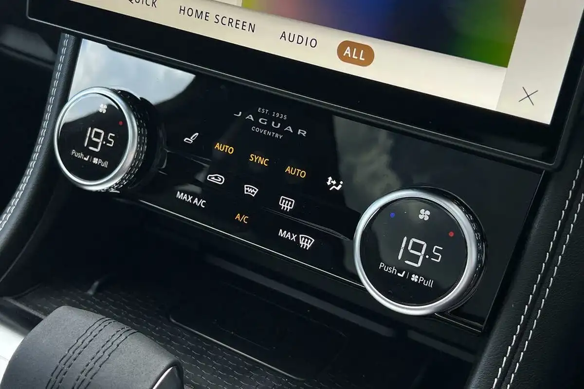 2024-jaguar-f-pace-20-d200-r-dynamic-se-black-90th-anniversary-edition-big-42