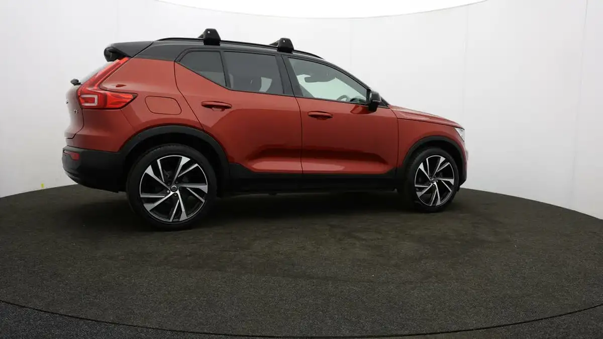 2020-volvo-xc40-15-t3-r-design-big-35