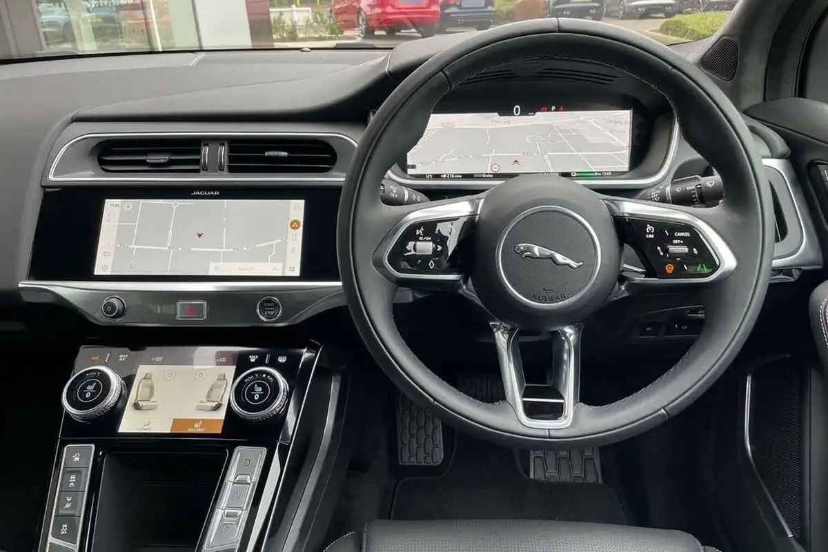 2023-jaguar-i-pace-ev400-hse-black-big-13