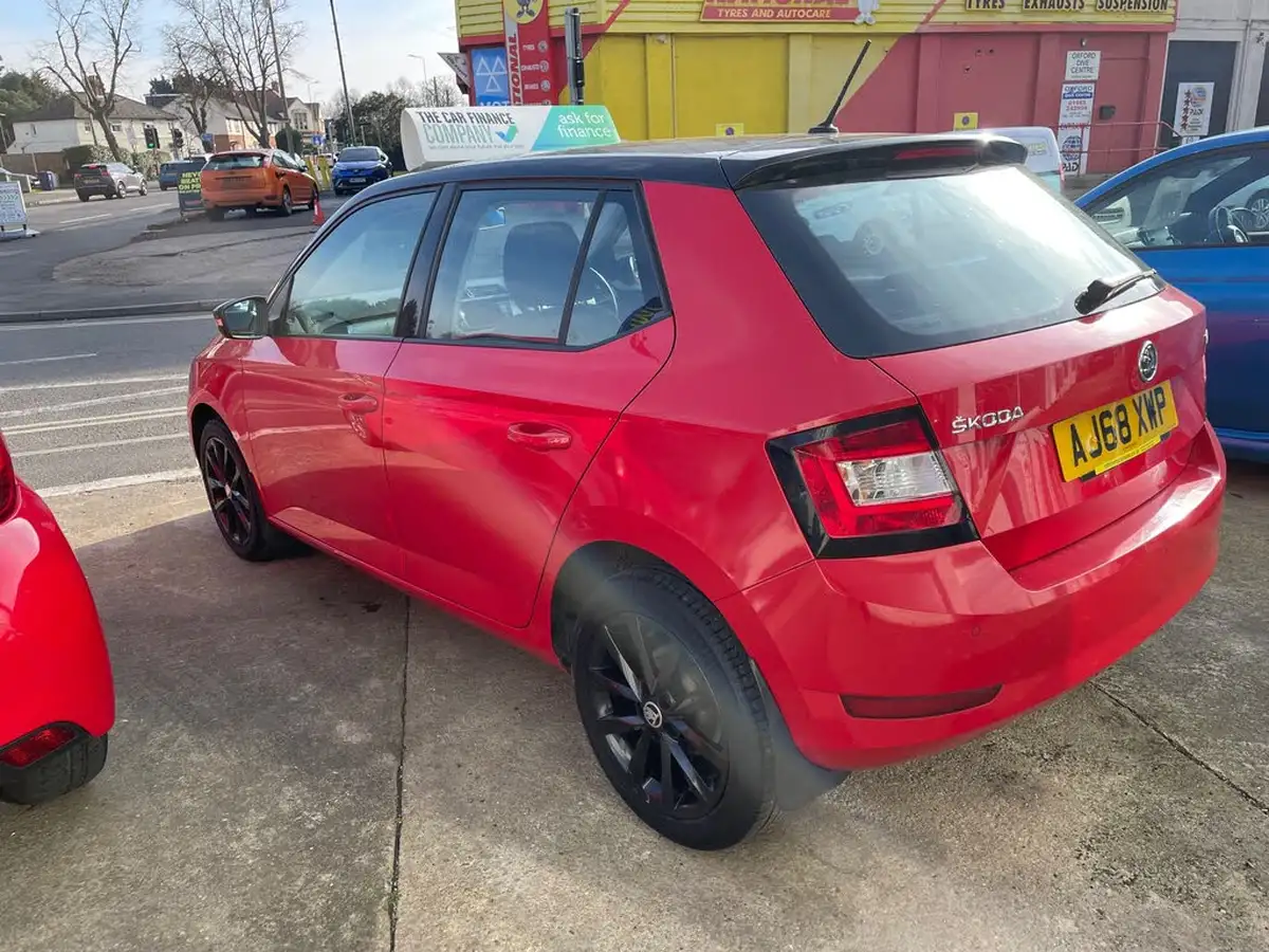 2019-skoda-fabia-10-mpi-colour-edition-75ps-ss-big-3