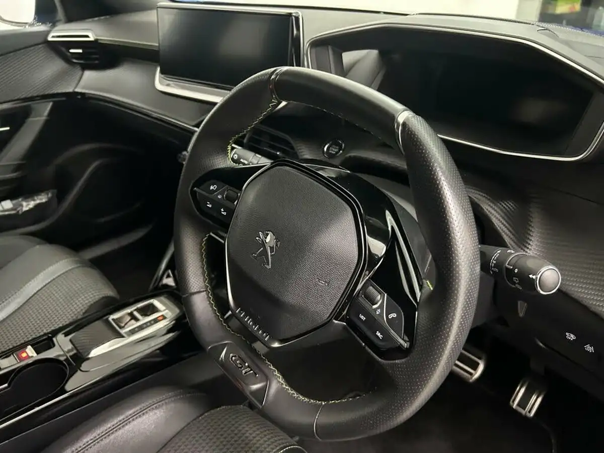 2021-peugeot-2008-suv-e-gt-big-42