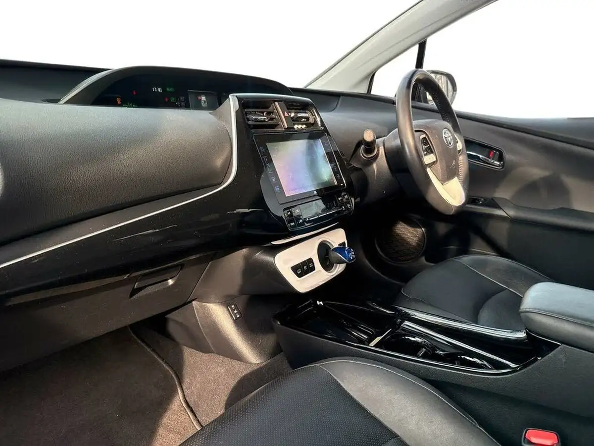 2017-toyota-prius-18-vvt-i-excel-plug-in-big-16