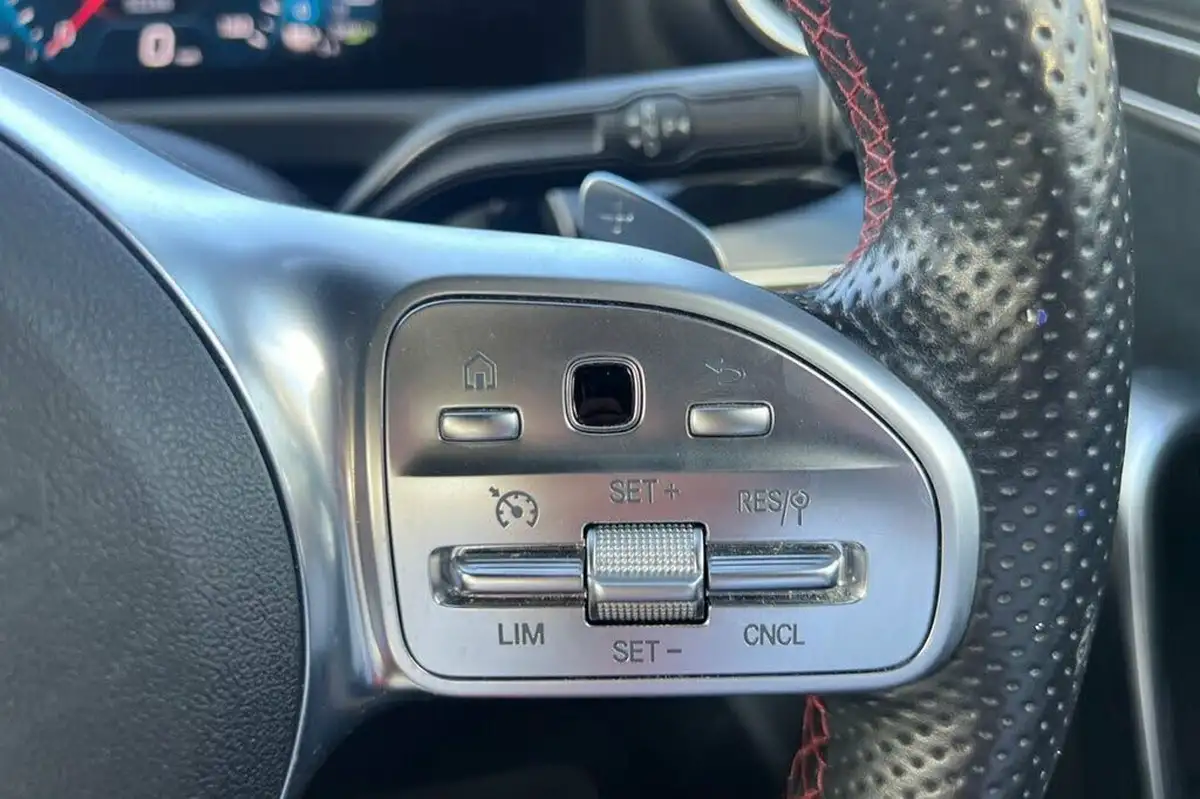 2021-mercedes-benz-a-class-13-a250e-amg-line-executive-saloon-4d-big-17