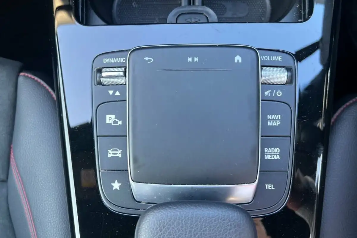 2021-mercedes-benz-a-class-13-a250e-amg-line-executive-saloon-4d-big-21