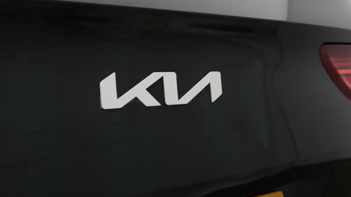 2022-kia-ceed-15-t-gdi-3-sportswagon-big-21