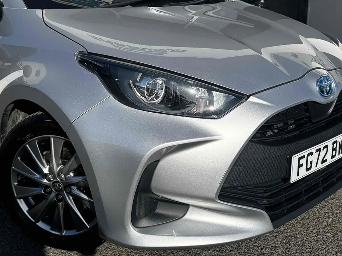 2022-toyota-yaris-15-vvt-i-icon-big-4