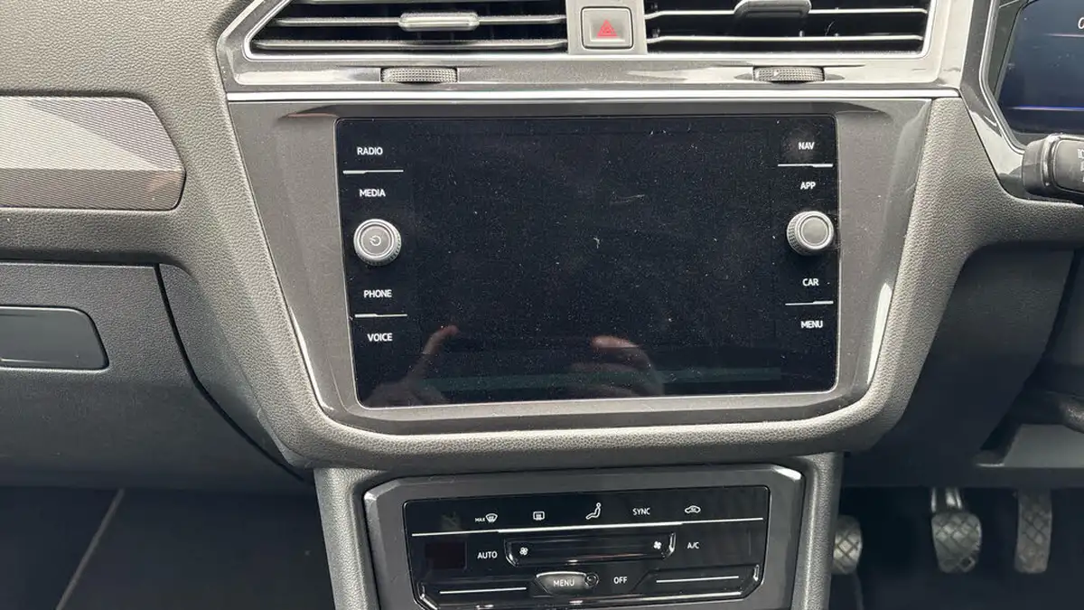 2023-volkswagen-tiguan-allspace-15-tsi-life-big-11