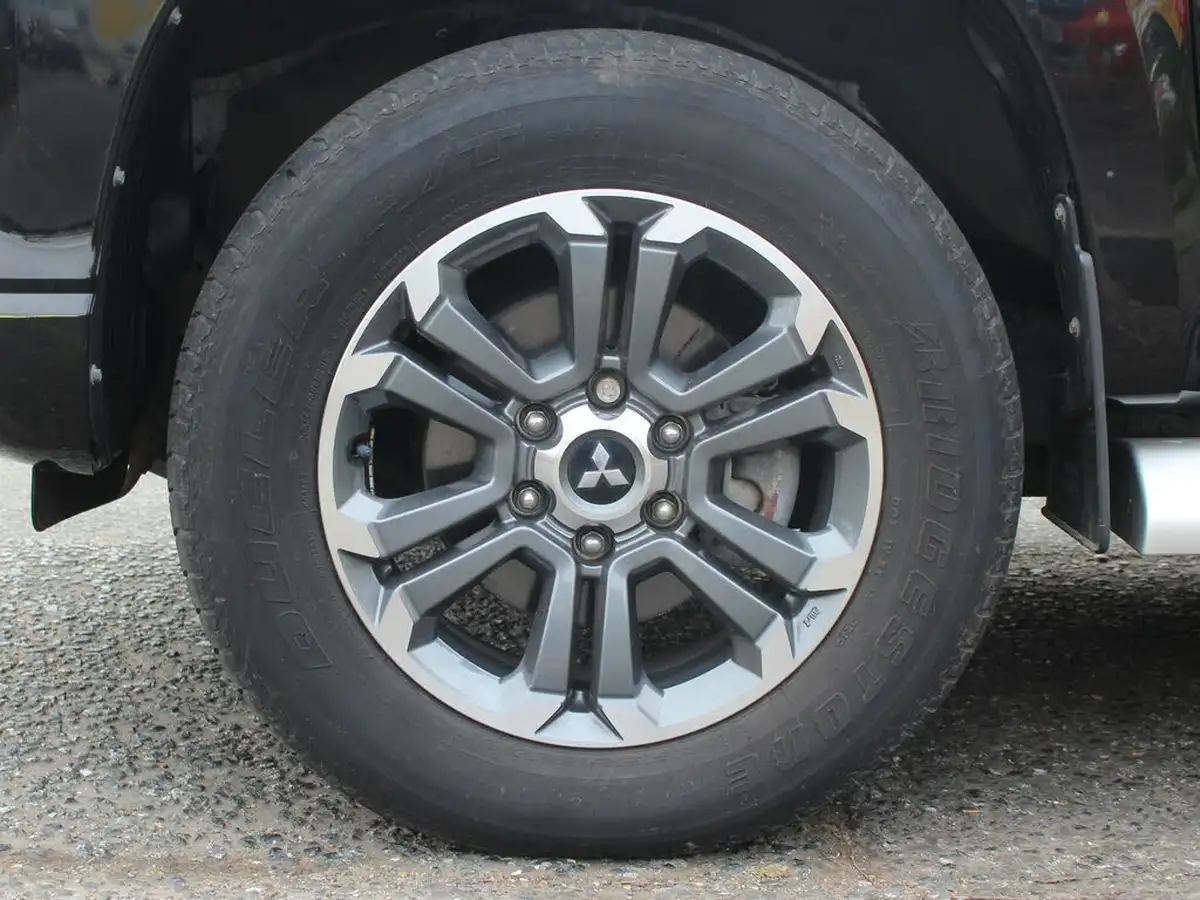 2021-mitsubishi-l200-22di-d-barbarian-big-6