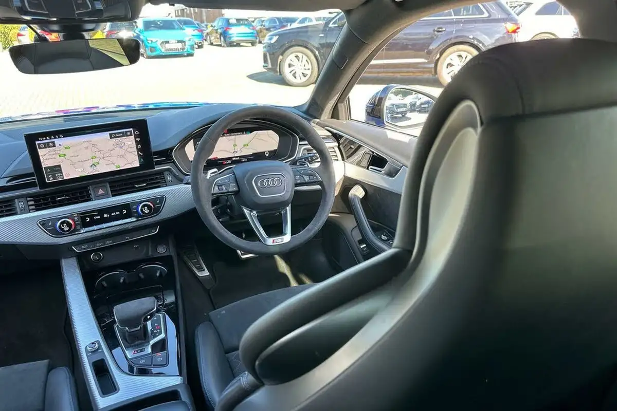 2021-audi-rs4-avant-29-tfsi-nogaro-edition-big-38