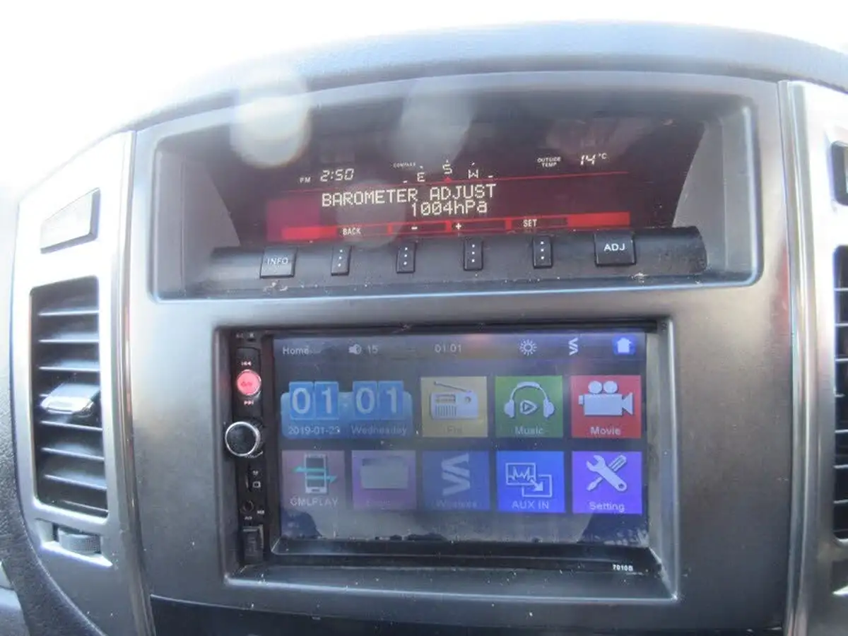 2014-mitsubishi-shogun-32td-sg2-32-di-dc-4work-lwb-window-van-big-10