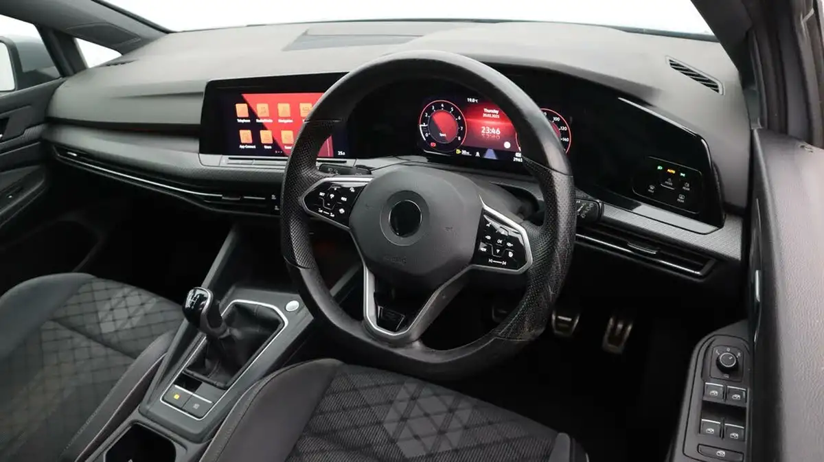 2021-volkswagen-golf-15-tsi-r-line-150ps-hatchback-big-9