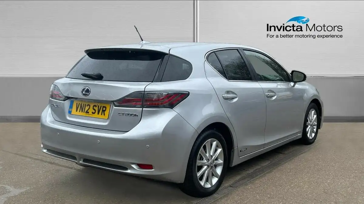 2012-lexus-ct-200h-18-se-l-premier-big-2