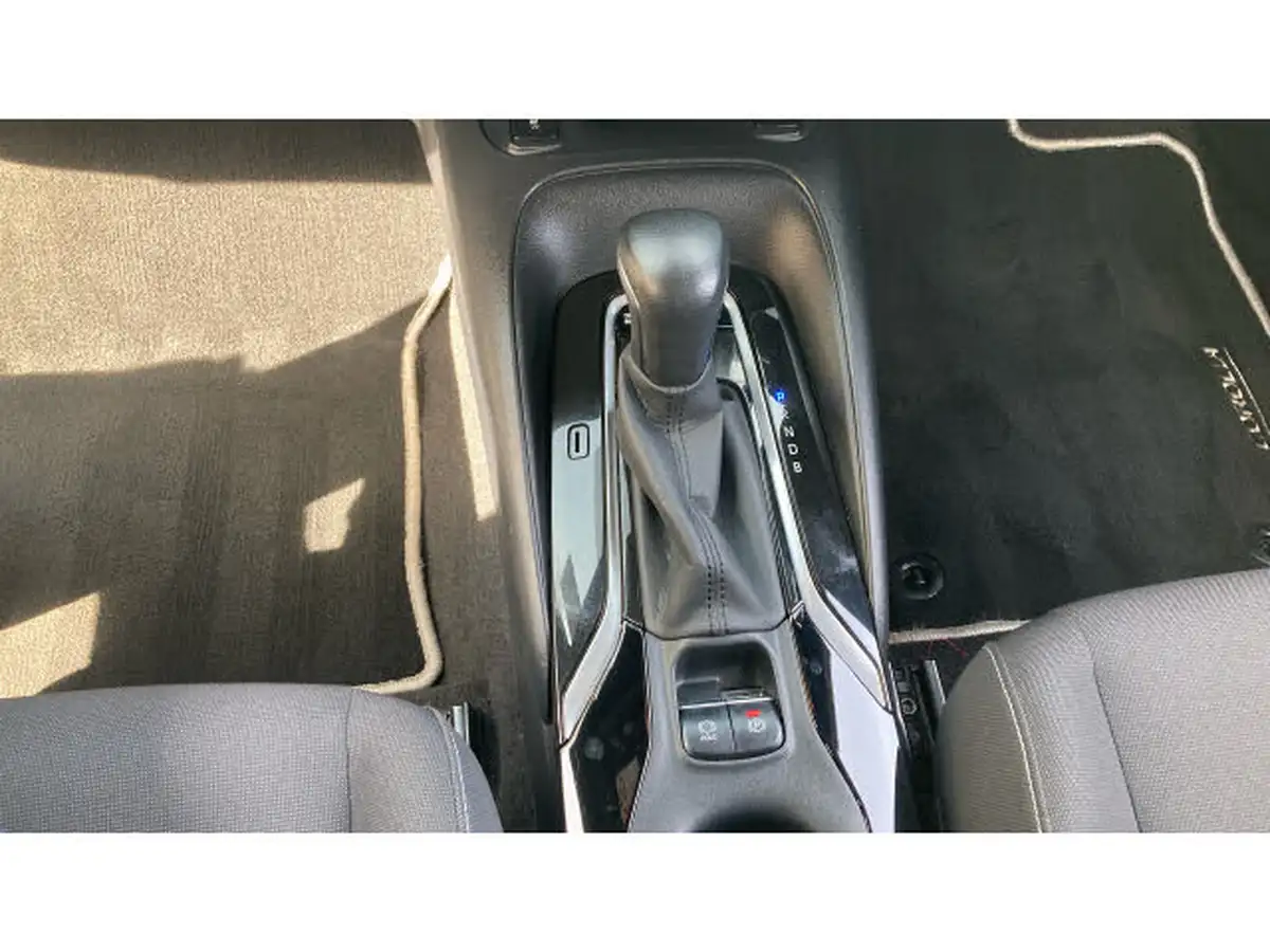 2022-toyota-corolla-18-vvt-i-icon-tech-spare-wheel-touring-sports-5d-big-25