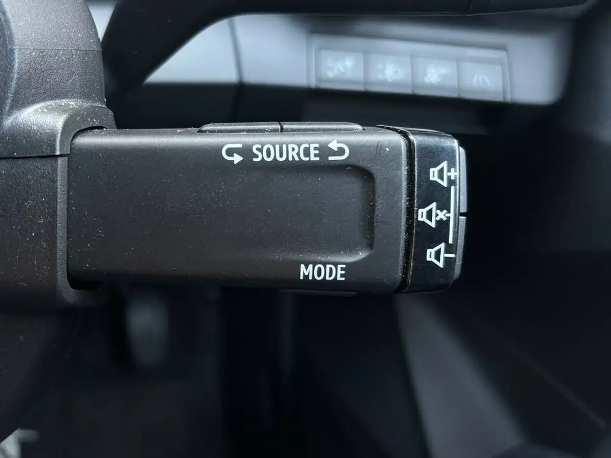 2022-renault-megane-e-tech-e-equilibre-big-19