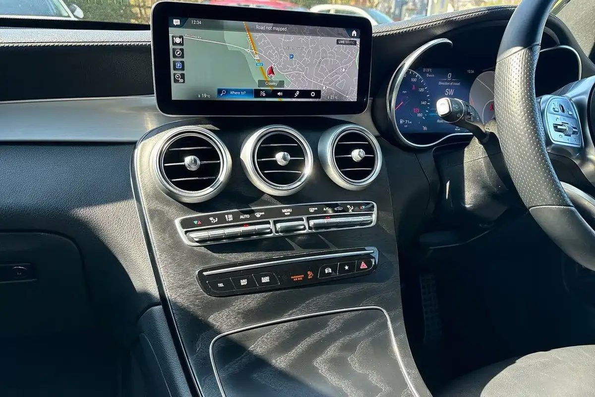 2021-mercedes-benz-glc-class-20d-glc220d-amg-line-premium-station-wagon-5d-1950cc-4matic-plus-big-41
