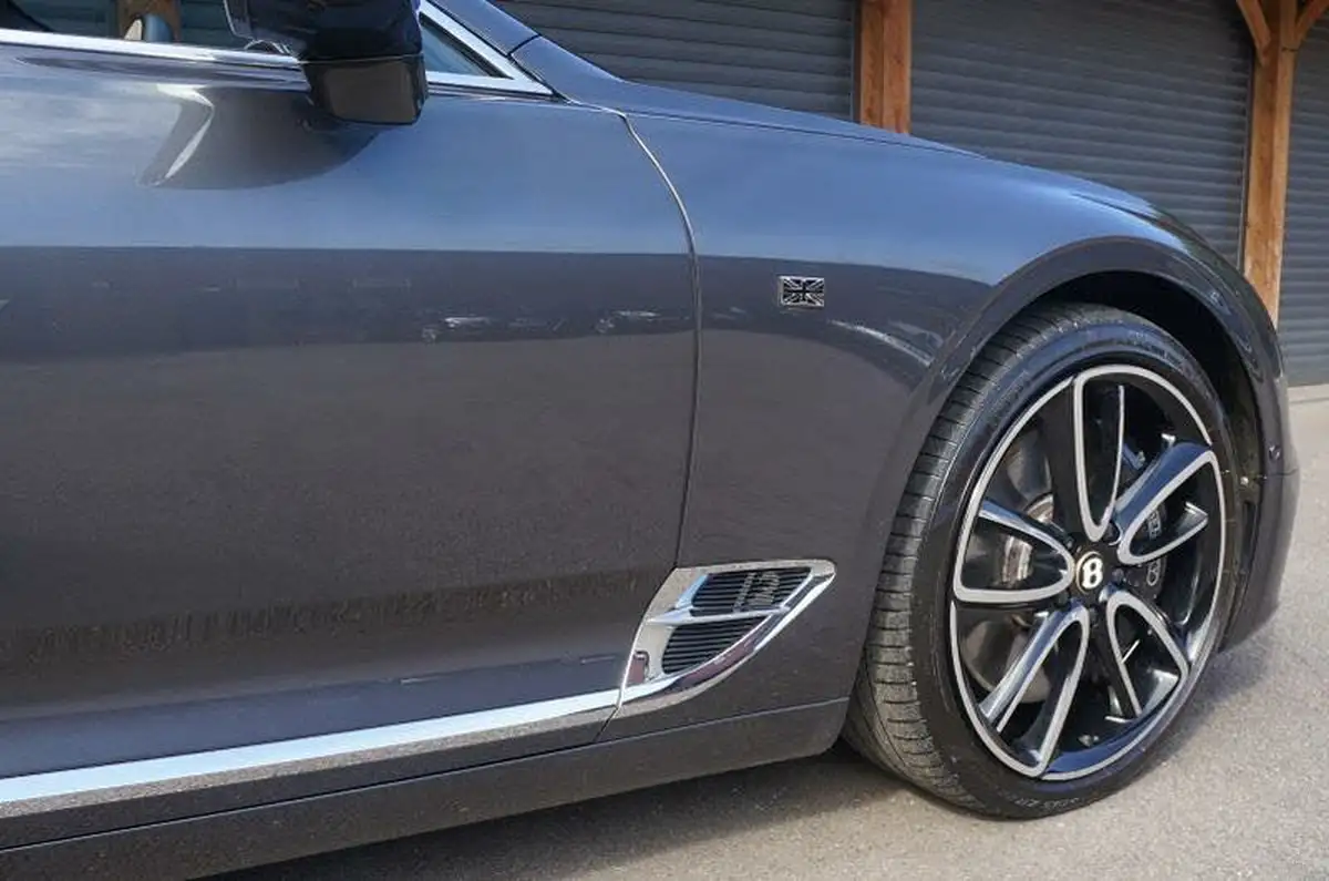 2019-bentley-continental-60-gt-4x4-convertible-big-11