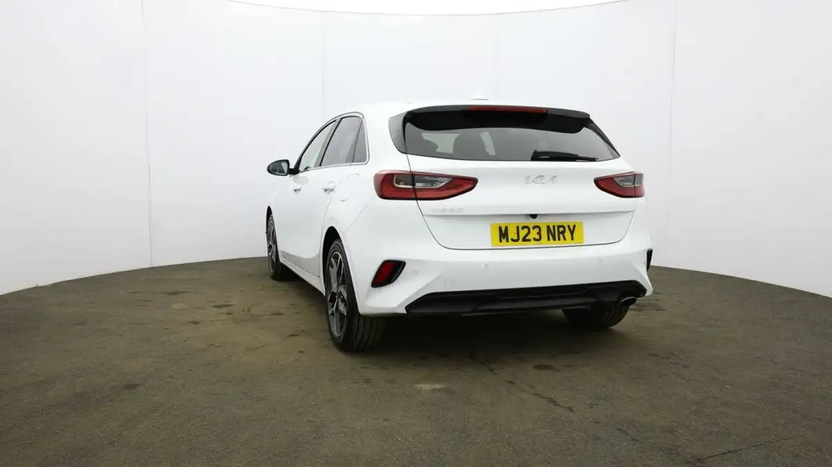 2022-kia-ceed-15-t-gdi-3-hatchback-big-23