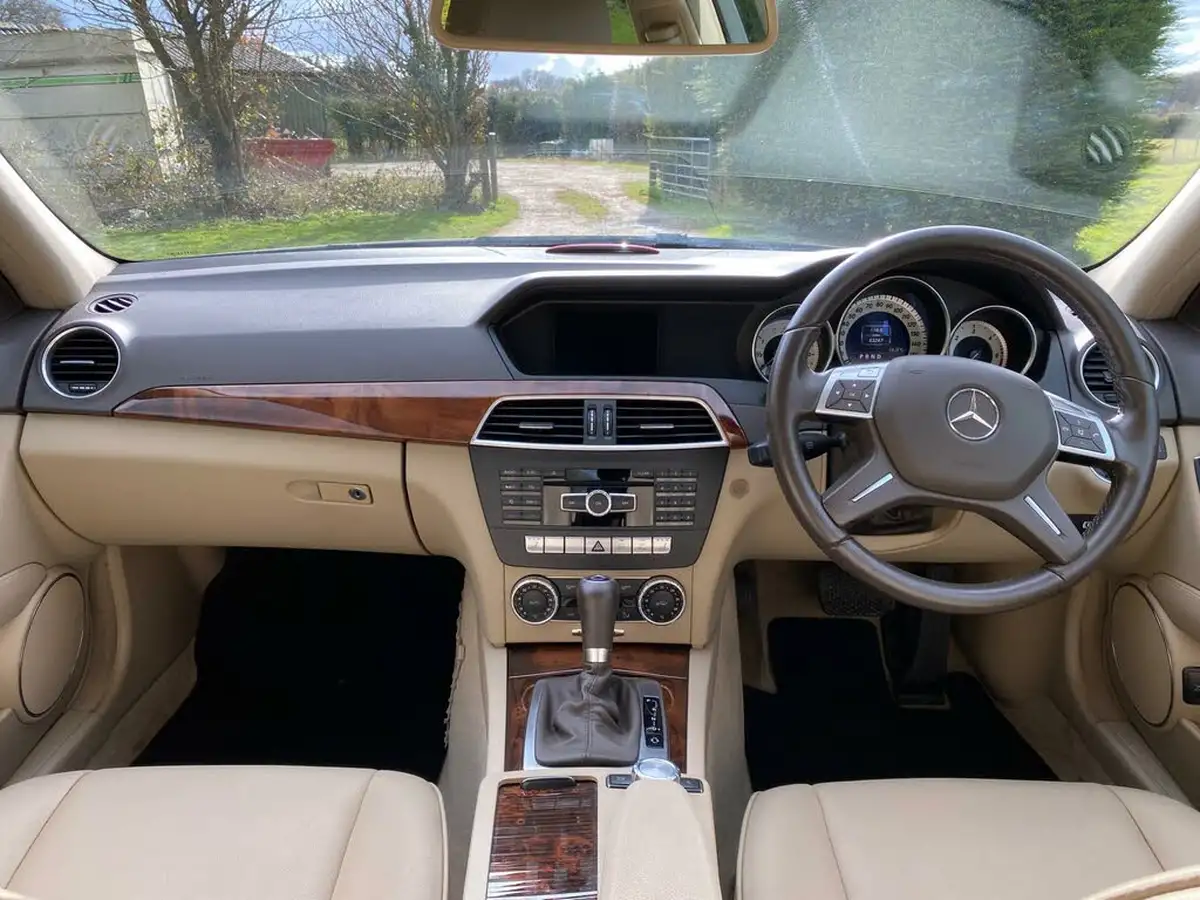 2012-mercedes-benz-c-class-21td-c220-cdi-elegance-21cdi-blue-f-saloon-4d-2143cc-7g-tronic-big-2