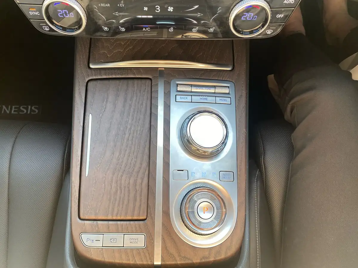 2023-genesis-g80-e-luxury-line-big-20