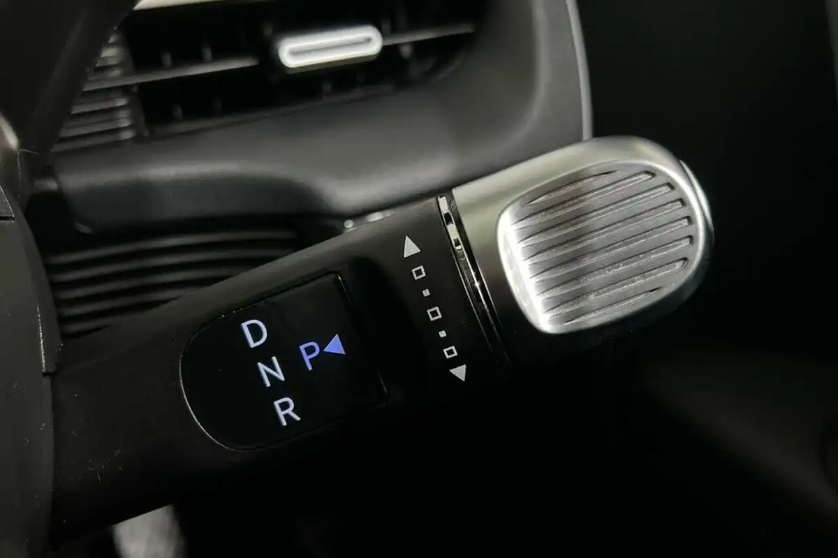 2022-hyundai-ioniq-5-e-premium-217ps-73kwh-rwd-big-23