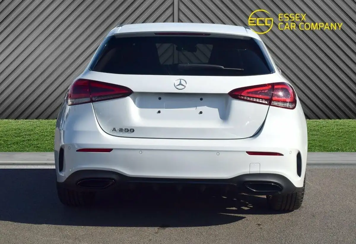 2021-mercedes-benz-a-class-13-a200-exclusive-edition-7g-dct-big-12