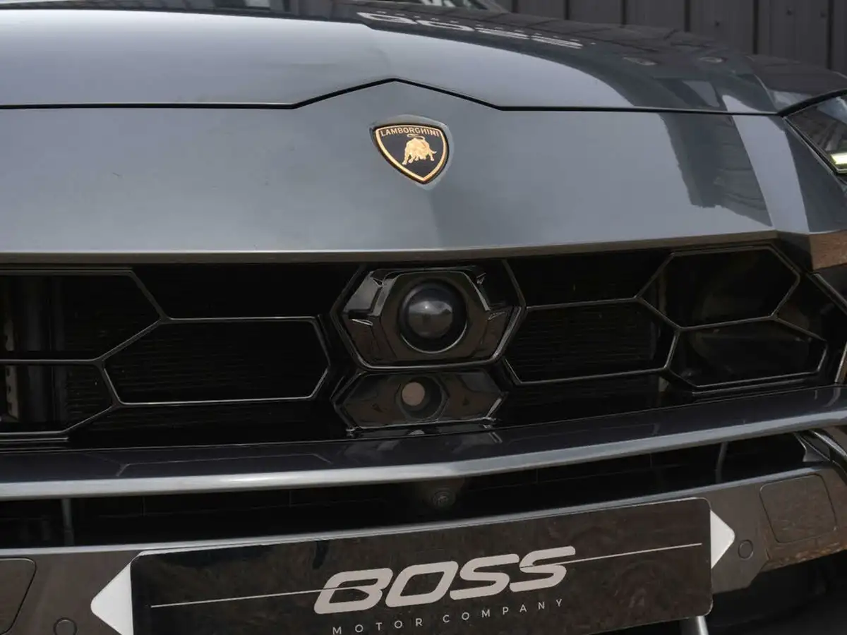 2019-lamborghini-urus-40-no-trim-big-8