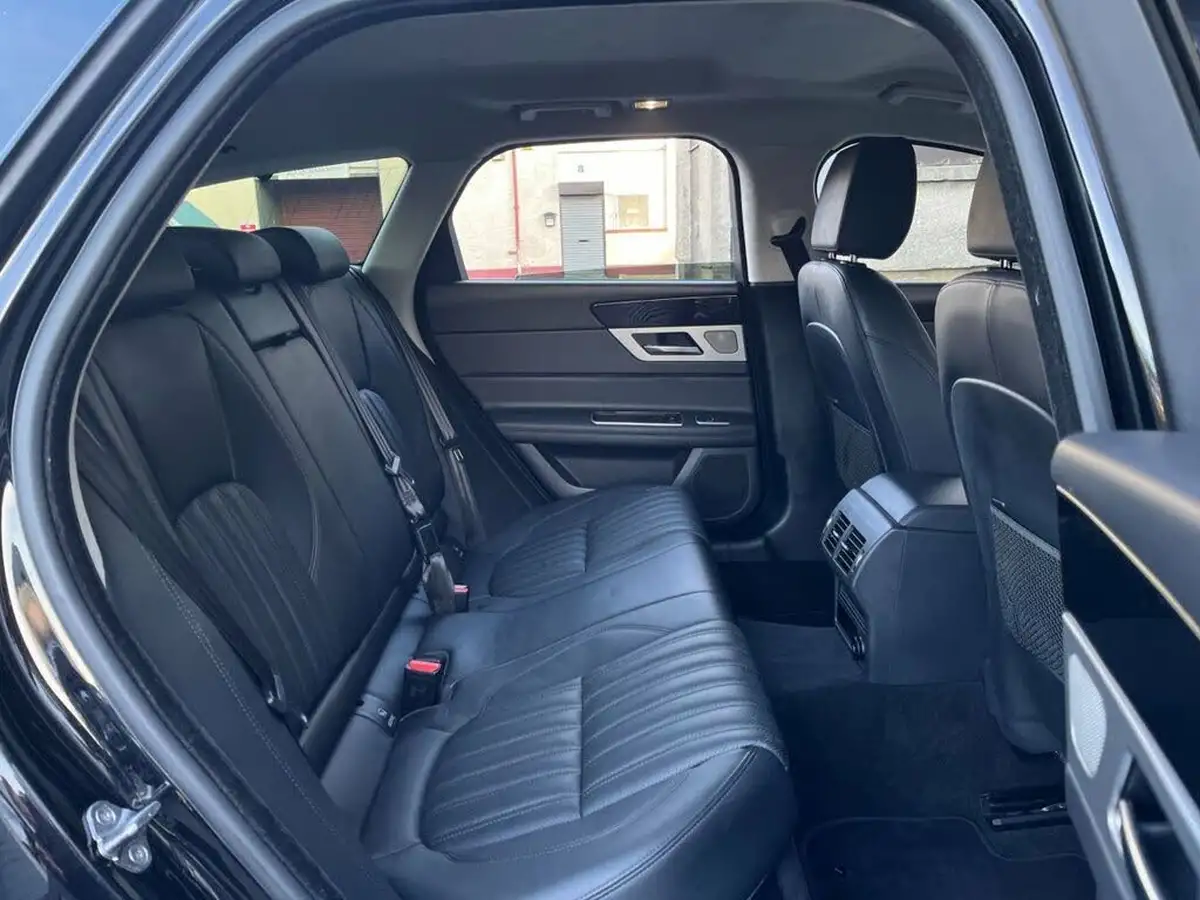 2019-jaguar-xf-20i-portfolio-249ps-ss-sportbrake-5d-big-9